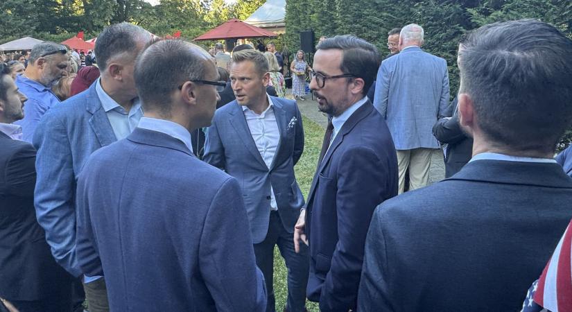 Álmaikban Amerika – Átrendeződés zajlik a NER belső köreiben