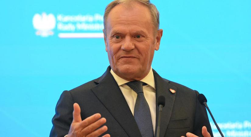 Lengyel kormányválság fenyeget, esik Donald Tusk kormányának támogatottsága, már csak a megkérdezettek egyharmada bízik a kabinetben
