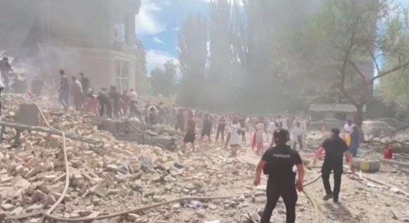 Tömeges dróncsapás érte az ukrán fővárost