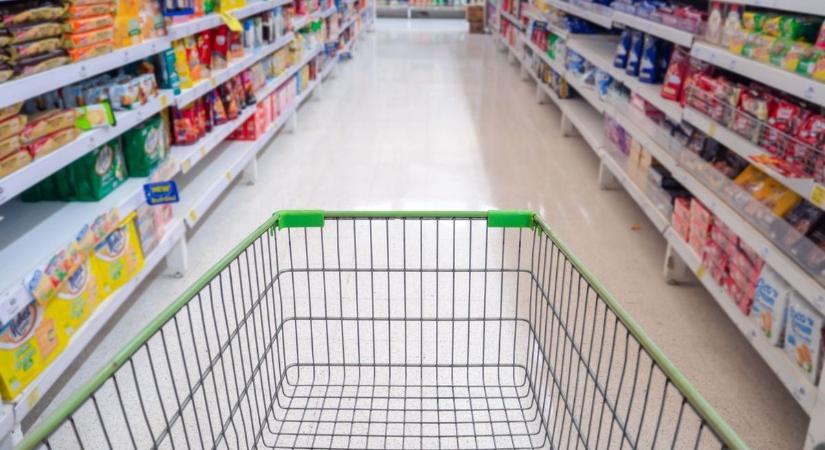 Kiürítették a gyöngyösi áruházat