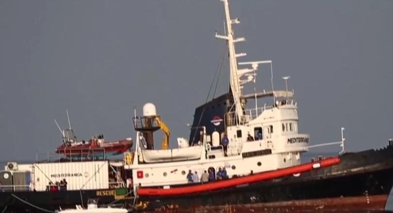 Hadat üzent a segélyszervezetek hajóinak az olasz kormány  videó