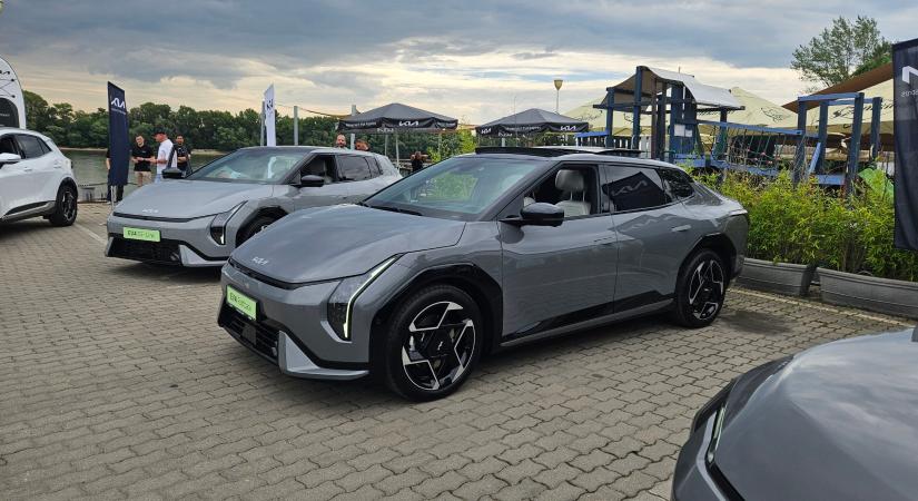 Kia EV4: a fastbacket elvisszük, köszönjük!