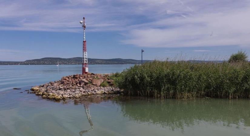 Tragédia a Balatonon: egy 21 éves fiatal holttestére bukkantak a vízben