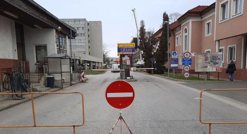 Ha kedden a nyíregyházi kórházba megy autóval, erre nagyon figyeljen!