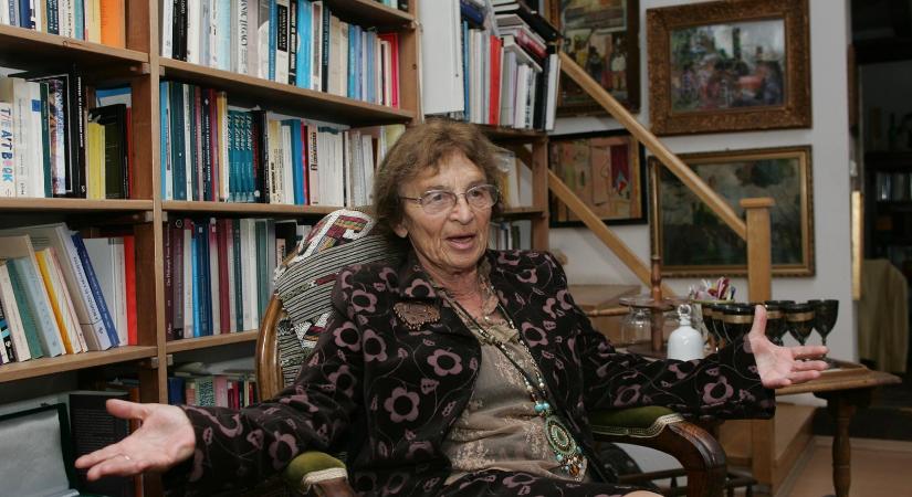 „Azt akartam, hogy az egész társaság együtt legyen” – Különtermet kapnak az Fővárosi Szabó Ervin Könyvtárban Heller Ágnes saját könyvei