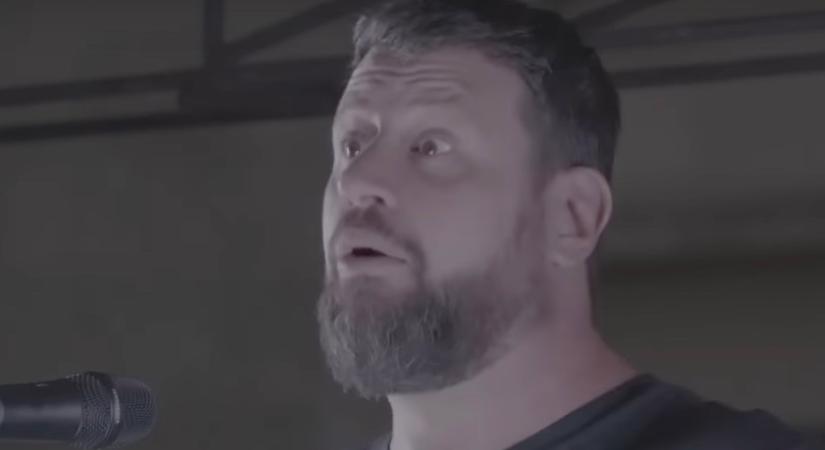 Pórul járt a tiszás influencer: megnyílik a Tűzoltó utca az emberek és a mentők előtt