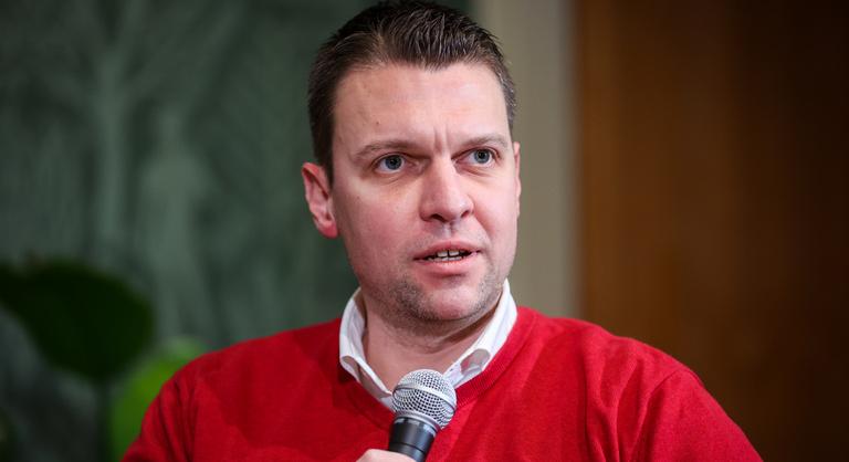 Menczer Tamás: Rácz András célja, hogy tisztára mossa az ukránok szennyesét