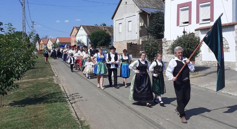 Fergeteges hangulatú búcsúra készül a falu, várják az elszármazottakat is