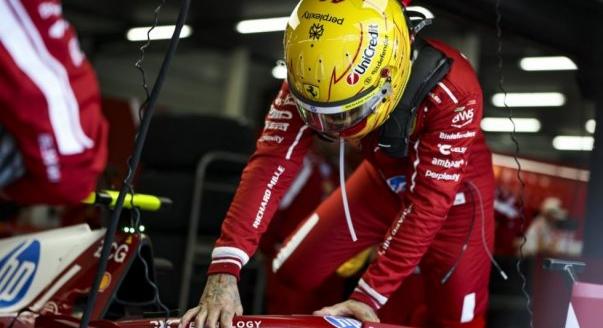 „Kényelmetlen volt Lewis nézni” – Coulthard