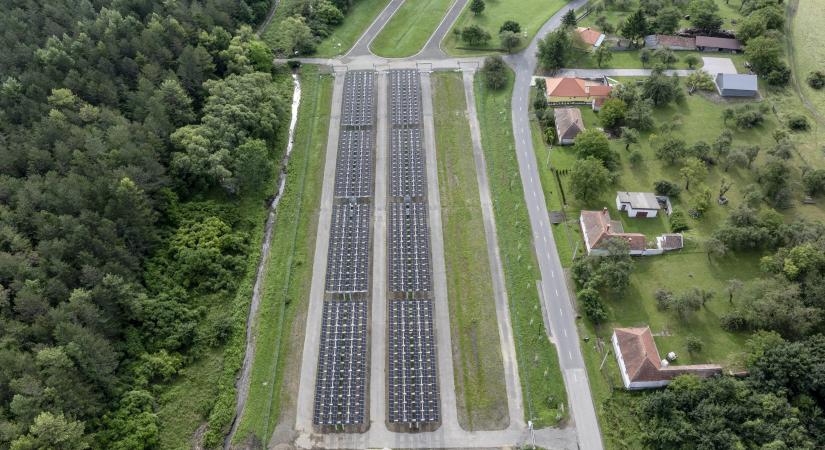 Július első hetében a napelemek már Paksot is lenyomták