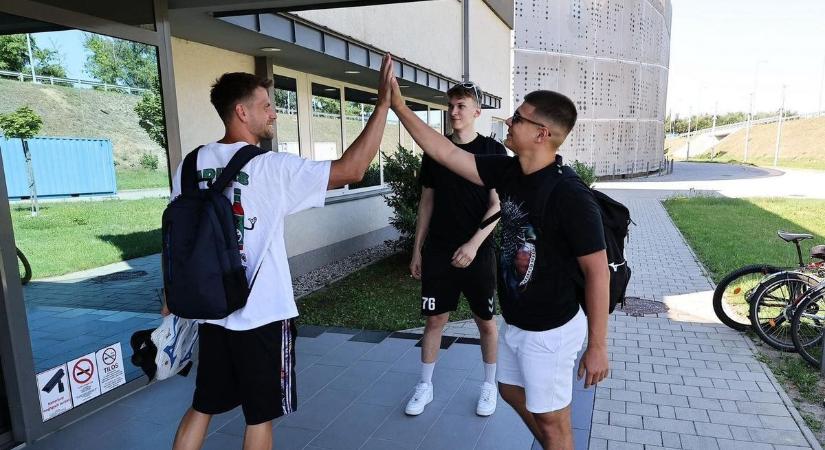 Vidáman, kipihenten: visszatértek az ETO University kézilabdázói