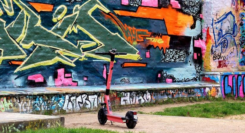 Allianz: az elektromos rollerrel kárt okozók gyakran a KRESZ alapvető szabályait sem ismerik