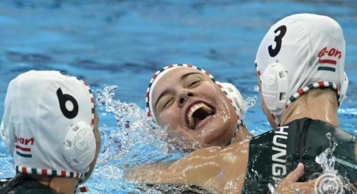 Vizes vb - Az olimpiai bajnok kiütésével döntőben a női vízilabda-válogatott