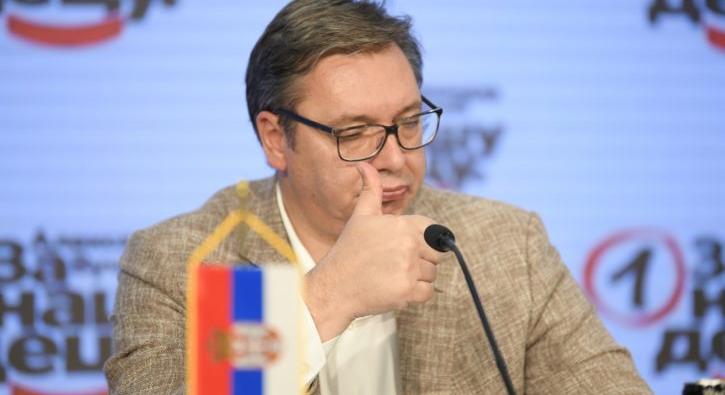 Csodálatos asszony – mondta a békés polgárokra kaszával támadó nőről a szerb elnök