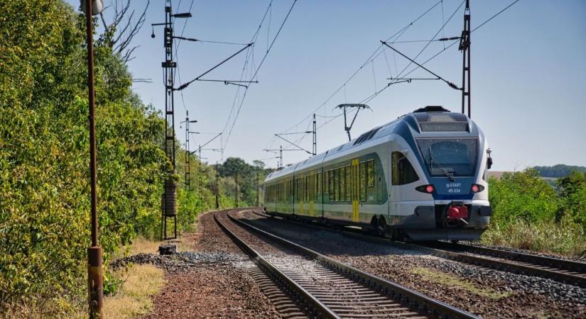 Négy hétre bezár a pályaudvar, ez a győri fővonalat is érint – videóval!