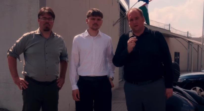 Német képviselők látogatták meg a magyar börtönkórházban lévő Maja T.-t, majd videóban fordultak külügyminiszterükhöz