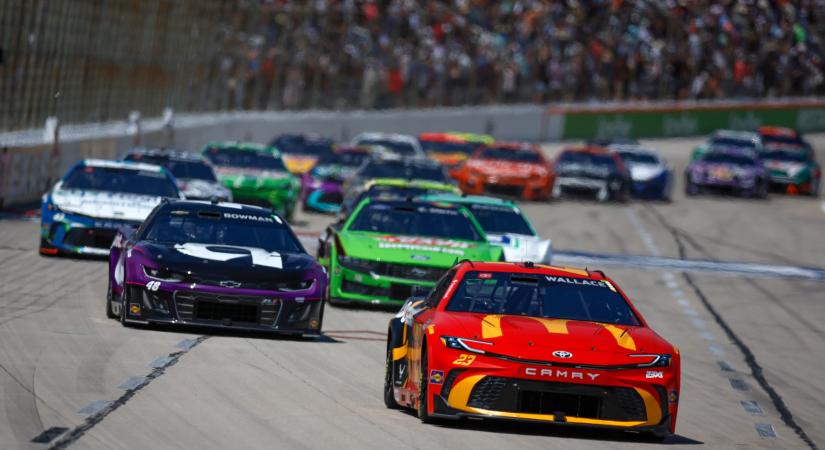 RENDKÍVÜLI: Szabályt módosít a NASCAR a pereskedő csapatok miatt