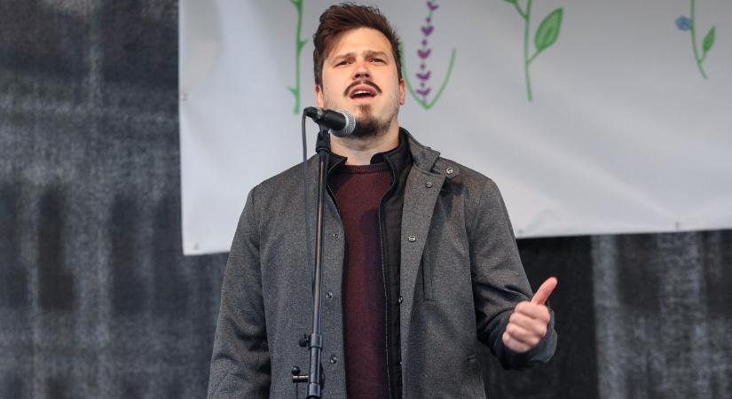 Csoki távozik a Jólvanezígyből, belép a Kutyapártba