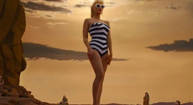 50 láb magas Margot Robbie-val támadhat Tim Burton