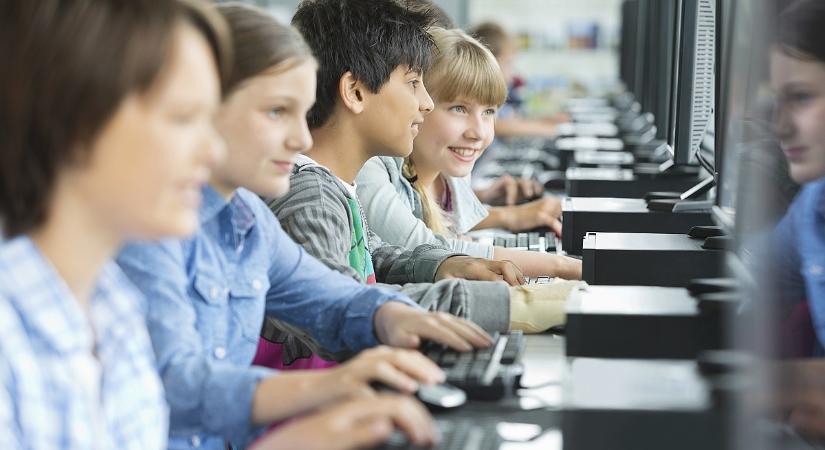 Komoly elvonási tünetekkel birkóztak meg a tinik, aki vállalták a 33 napos digitális böjtöt