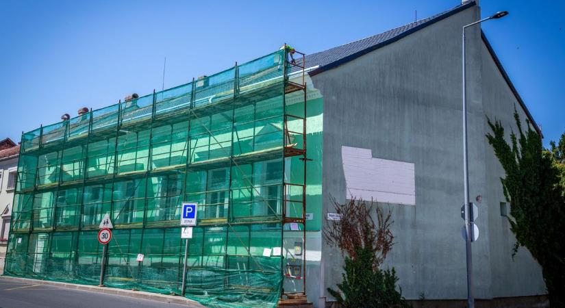 Régi ház, új élet – megszépül a Vöröskereszt Sugár utcai épülete Kanizsán