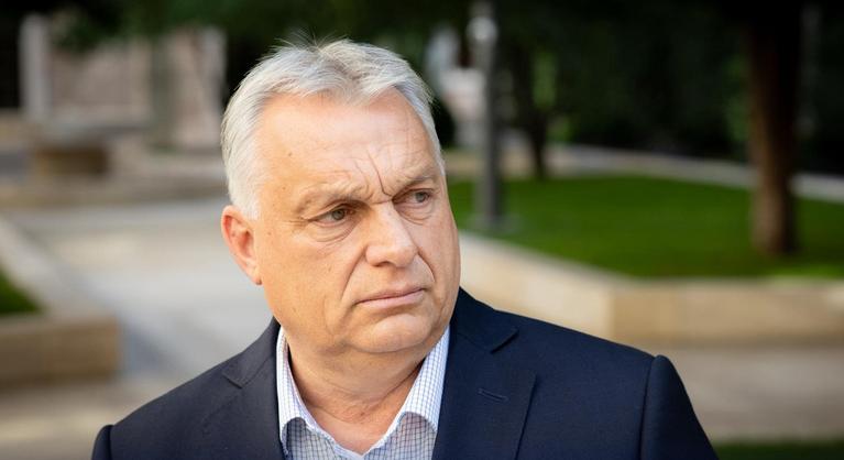 Orbán Viktor: A politika sűrű és zűrös, de a lányok fantasztikusak!
