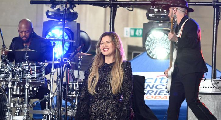 Kelly Clarkson kislányával énekelt duettet Las Vegasban, River édesanyja tehetségét és vonásait is örökölte