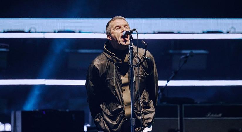 Az Oasis énekese a közönségének: „nálunk nincs ez a Coldplay-es, sunyi kamerás szarság”