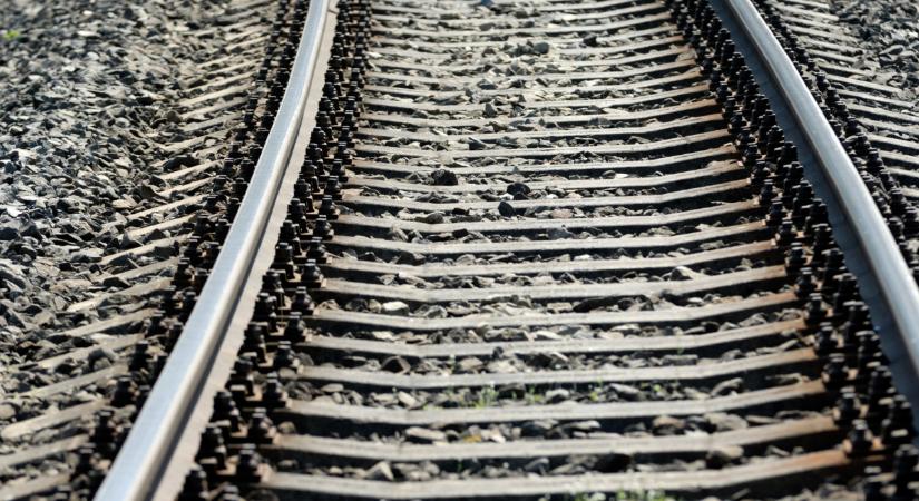 Ez sem lesz a MÁV napja: a miskolci fővonal után most egy vasútállomás omlott össze