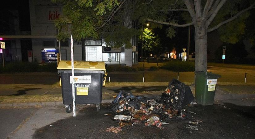 Gyújtogatás Szekszárdon: kukákat borított lángba egy 42 éves férfi