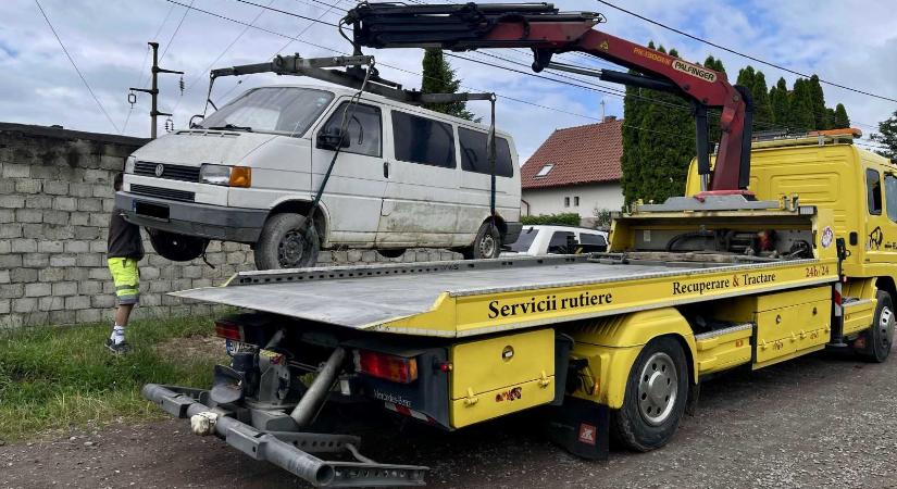 Elszállítják a közterületen „felejtett” autókat a Sepsiszentgyörgyhöz tartozó településekről is