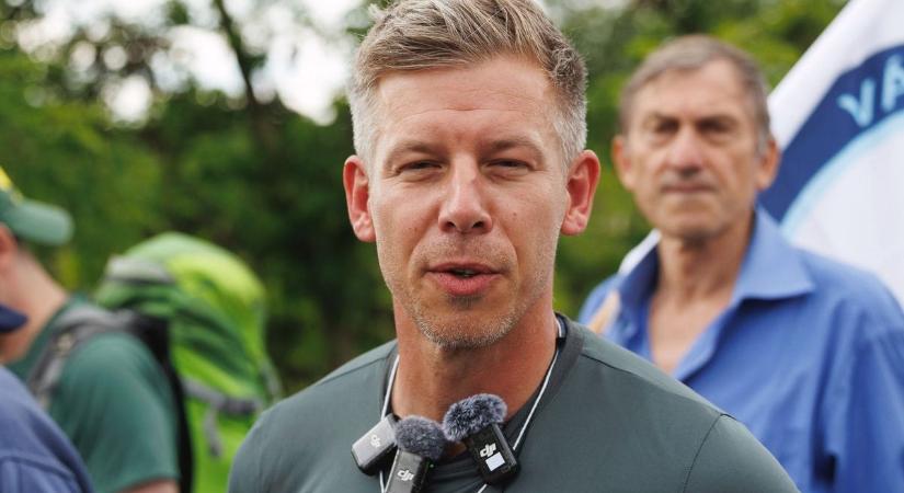 Nyilvános wc-ből vették az áramot a Tisza Párt tiszafüredi rendezvényén