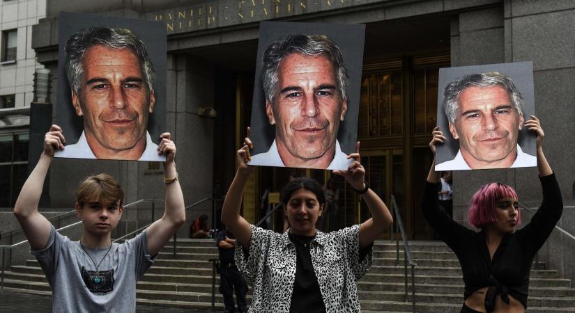 „Az asztalán hever Epstein ügyeinek listája” – saját felhergelt támogatói fordultak Trump ellen