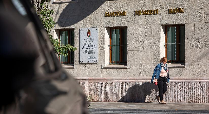 A kamatból nem, de másból vágtak Varga Mihályék