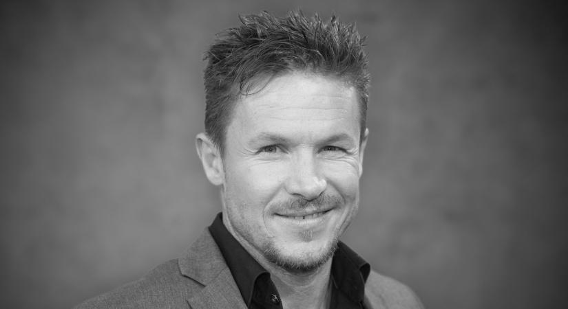 Szívszorító búcsú: barátnője mit sem sejtve felvette Felix Baumgartner utolsó repülését (VIDEÓ)