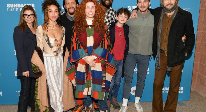 Peren kívül megegyezik FKA Twigs és Shia LaBeouf