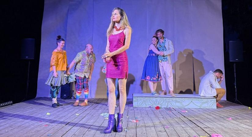 Szabadtéren mutatja be Shakespeare komédiáját a Bartók Színház