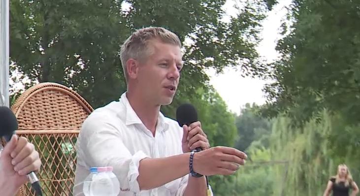 Nem fizettek az áramért, majd fenyegetőztek a Tisza Párt rendezvényén  videó