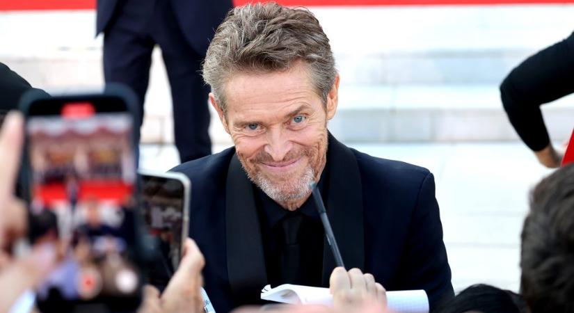 Egy pszichopata sorozatgyilkos arcával hódította meg Hollywoodot, de a legjobban annak örülne, ha nem tudnánk, kicsoda