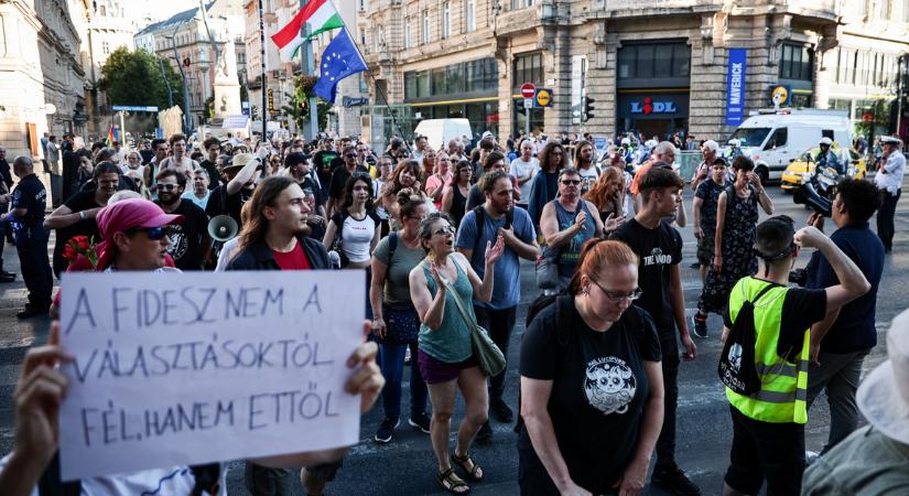 Hadházy Ákos nélkül is folytatódik a tüntetéssorozat