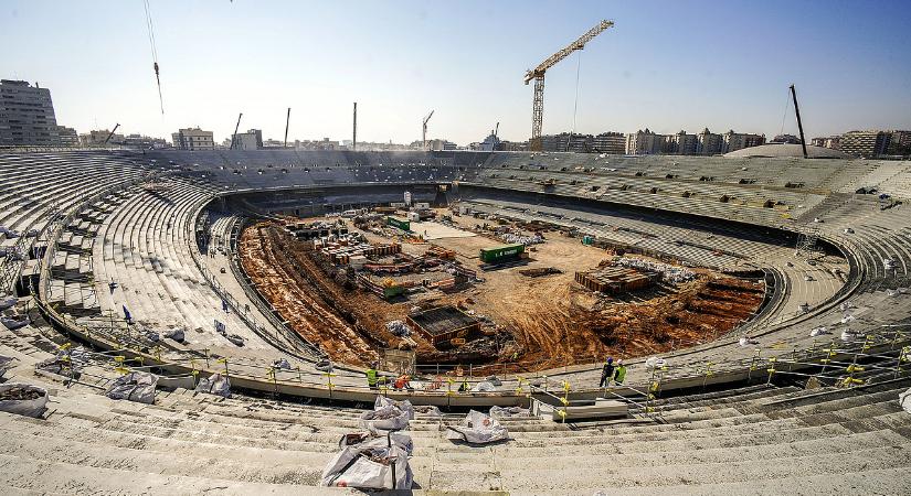 Csilliárdokért épül a Barcelona új stadionja, de így sem készül el időben