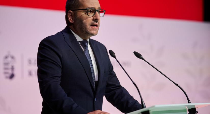 Lánczi Tamásék már a brit kormányt is megvádolták