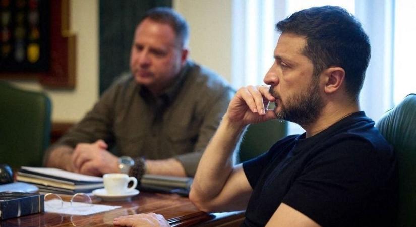 Volodimir Zelenszkij aláírta a korrupcióellenes szervek függetlenségét korlátozó törvényt