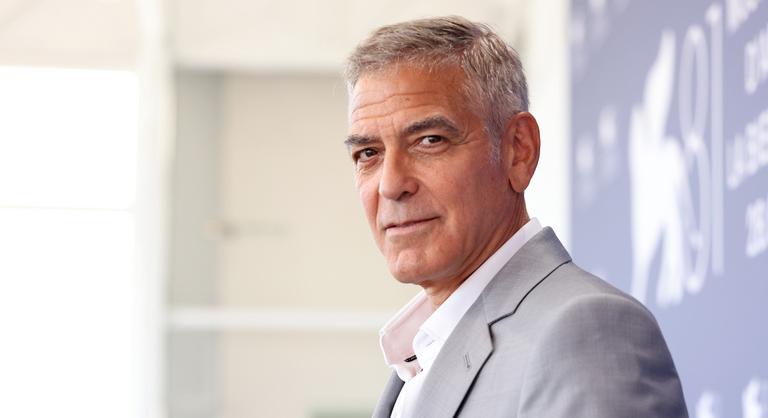George Clooney, Emma Stone és Dwayne Johnson filmje is ringbe száll az Arany Oroszlánért