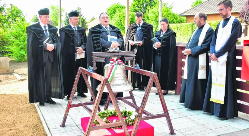 Pátyod életében ünnepnap volt a harangszentelés (fotókkal)