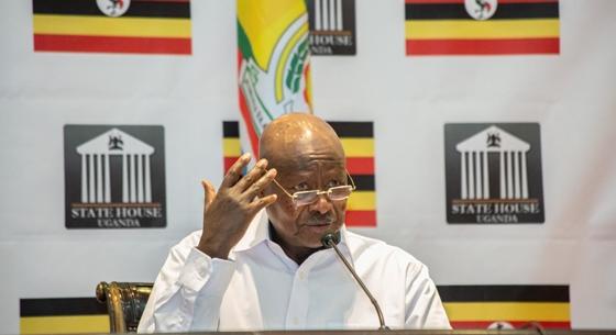 Csalással és megfélemlítéssel nyert a 35 éve hivatalban lévő elnök Ugandában