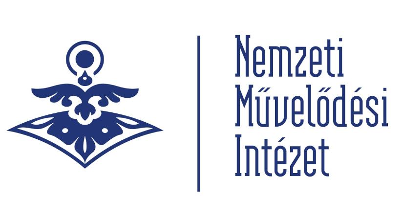 A népszokásokat, népi hagyományok továbbélését kutatják
