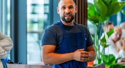 Fine diningból a közérthető bisztrófogásokig: Rácz Jenő új arcát mutatja be az alsóörsi Ypsilonban