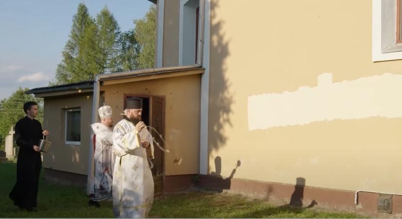 Megtartották az első szertartást a nemrég megrongált palágykomoróci görögkatolikus templomban