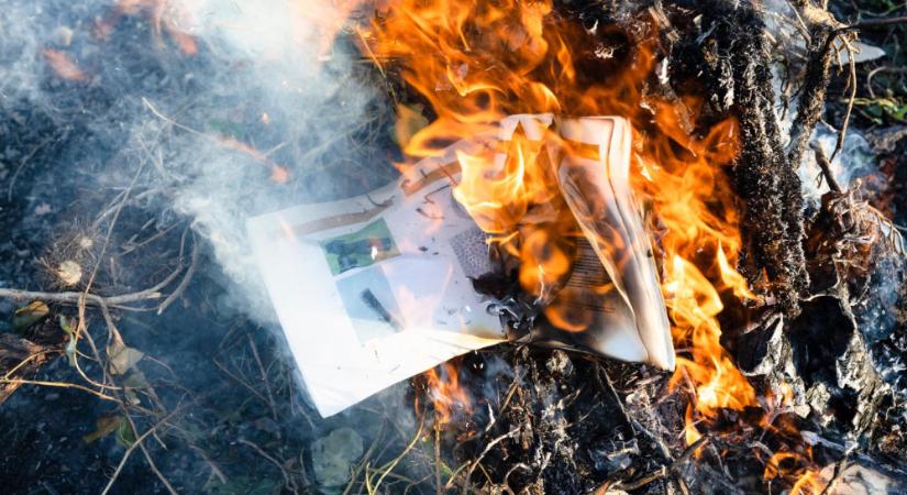 Nem lehet eloltani teljesen a tüzet a szeméttelepen
